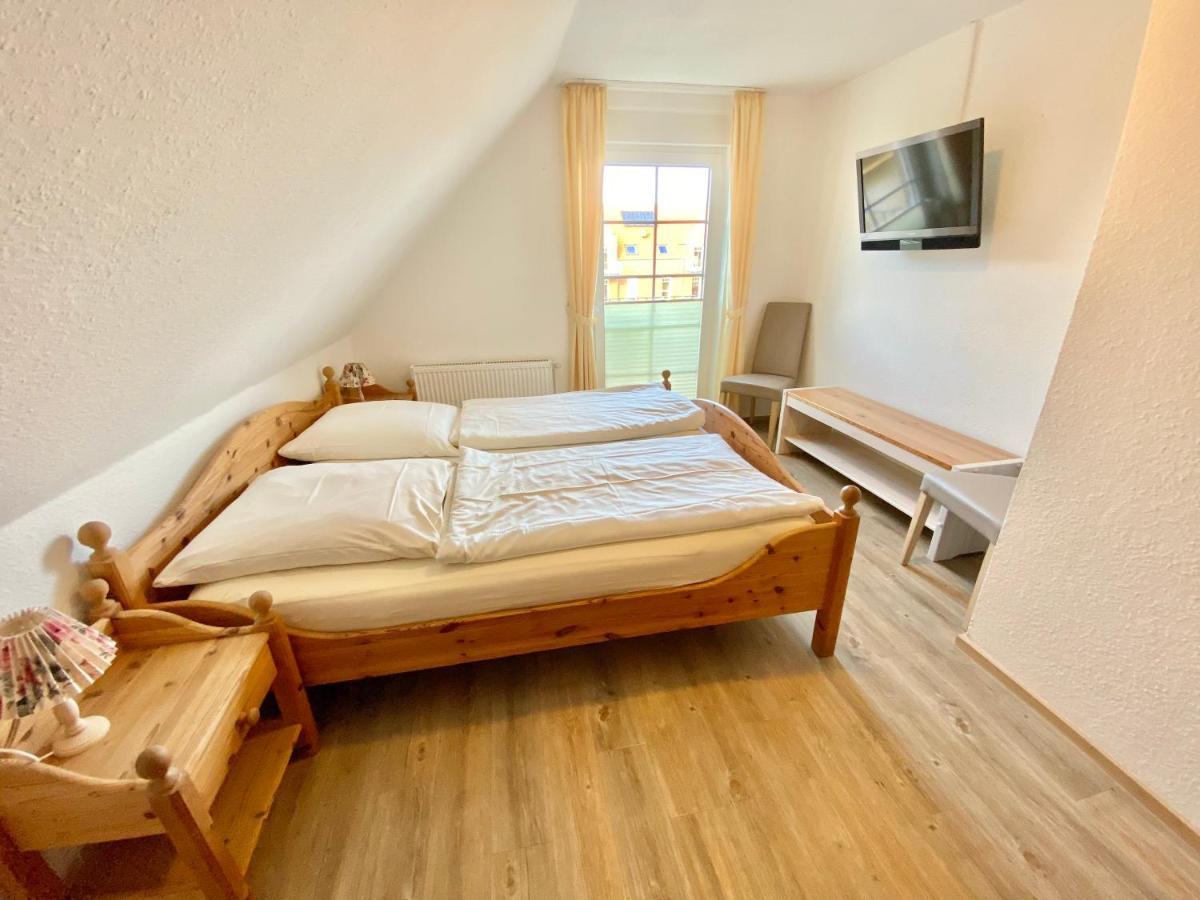 Huus Ant Deep Og Appartement Krummhörn Buitenkant foto