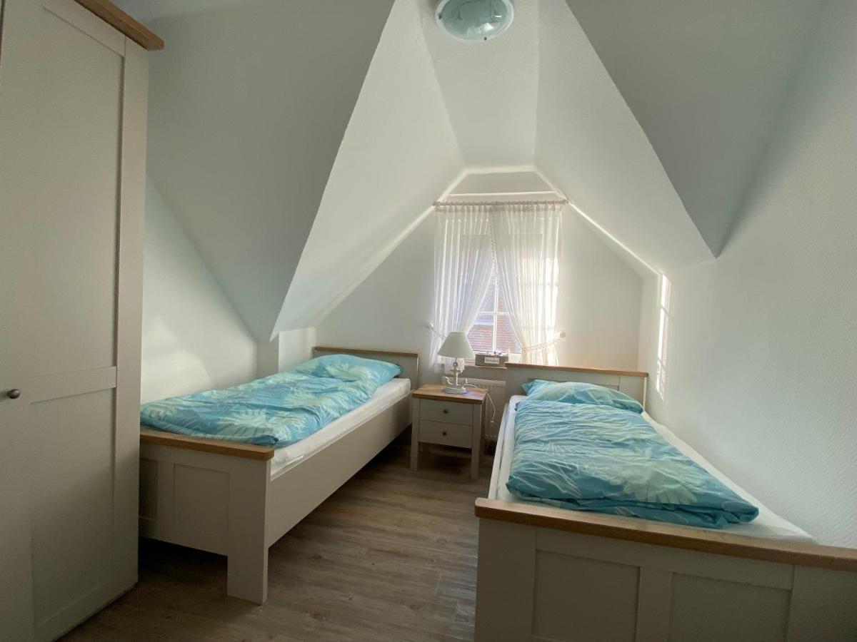 Huus Ant Deep Og Appartement Krummhörn Buitenkant foto